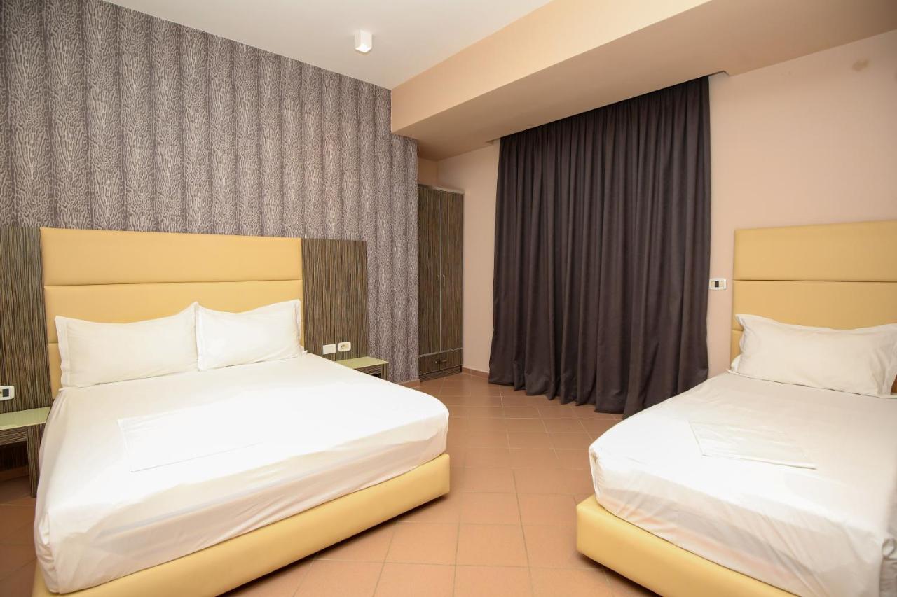 Hotel Aliko Radhime Exterior photo